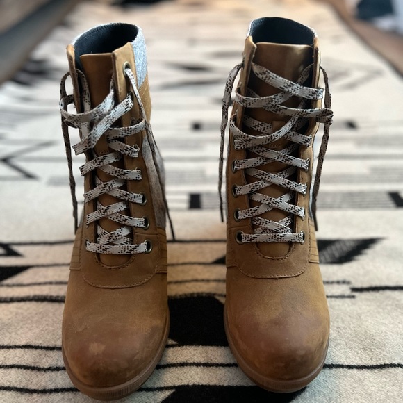 Sorel Wedge Boots Size 10 - Picture 2 of 3